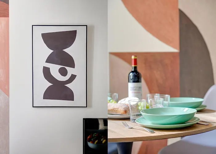 387 Sourire - Superbe A باريس